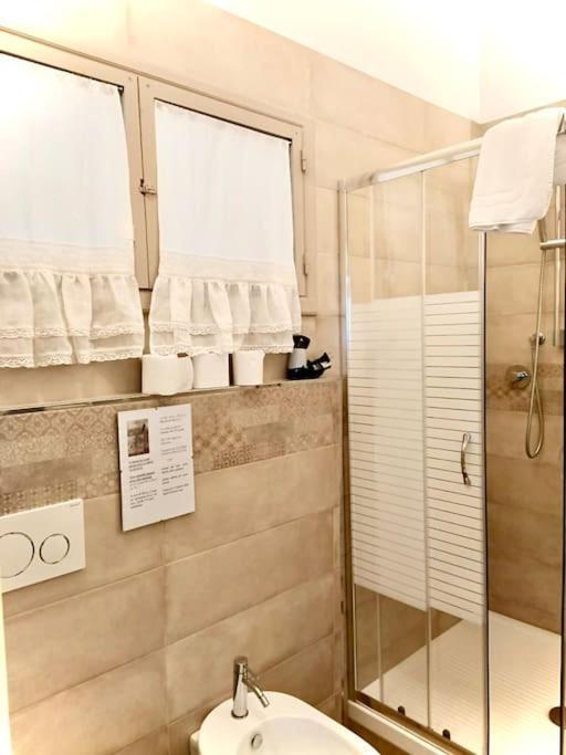 Dimora Con Finestra Sui Tetti Di Siena Apartment Luaran gambar